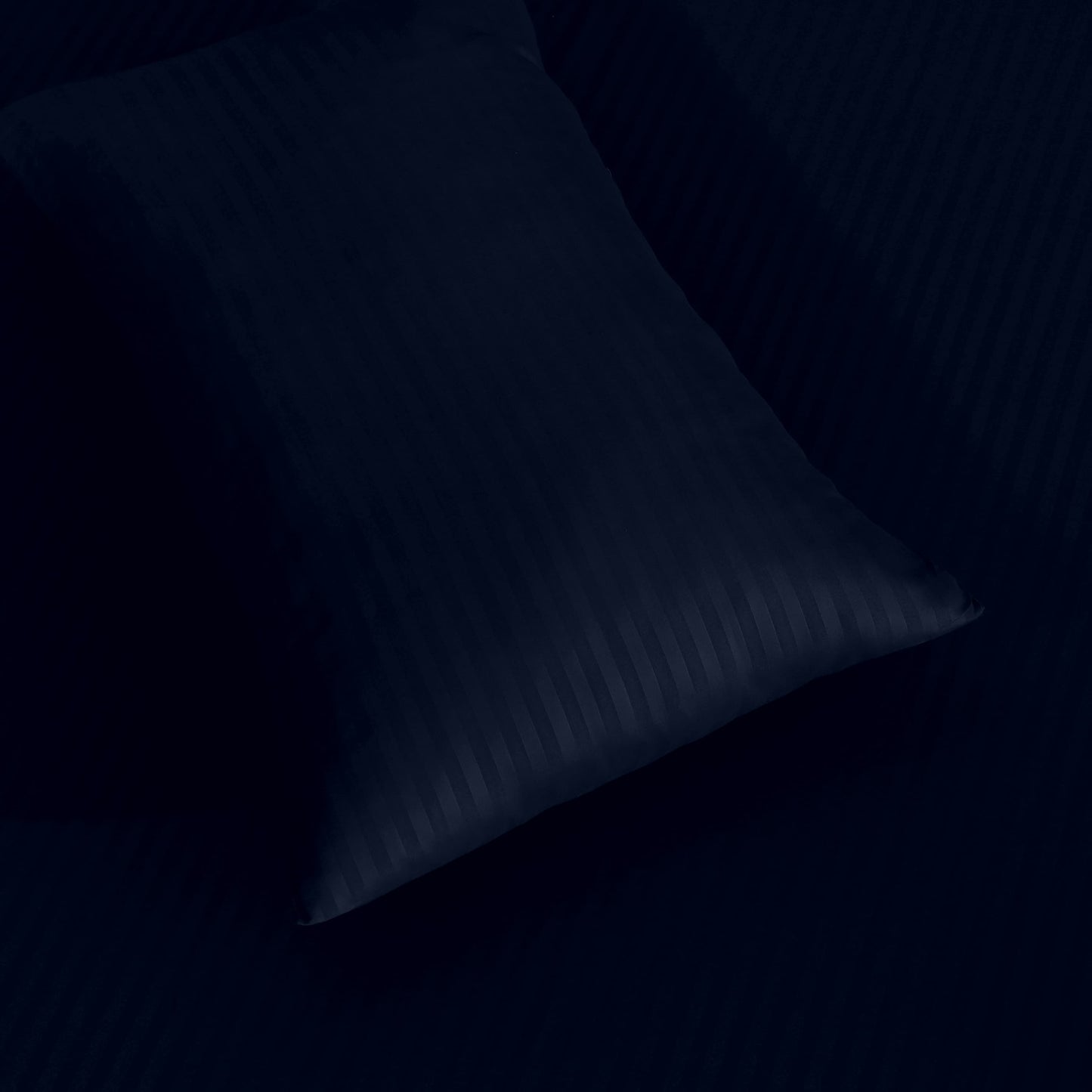 Satin stripe fitted sheet